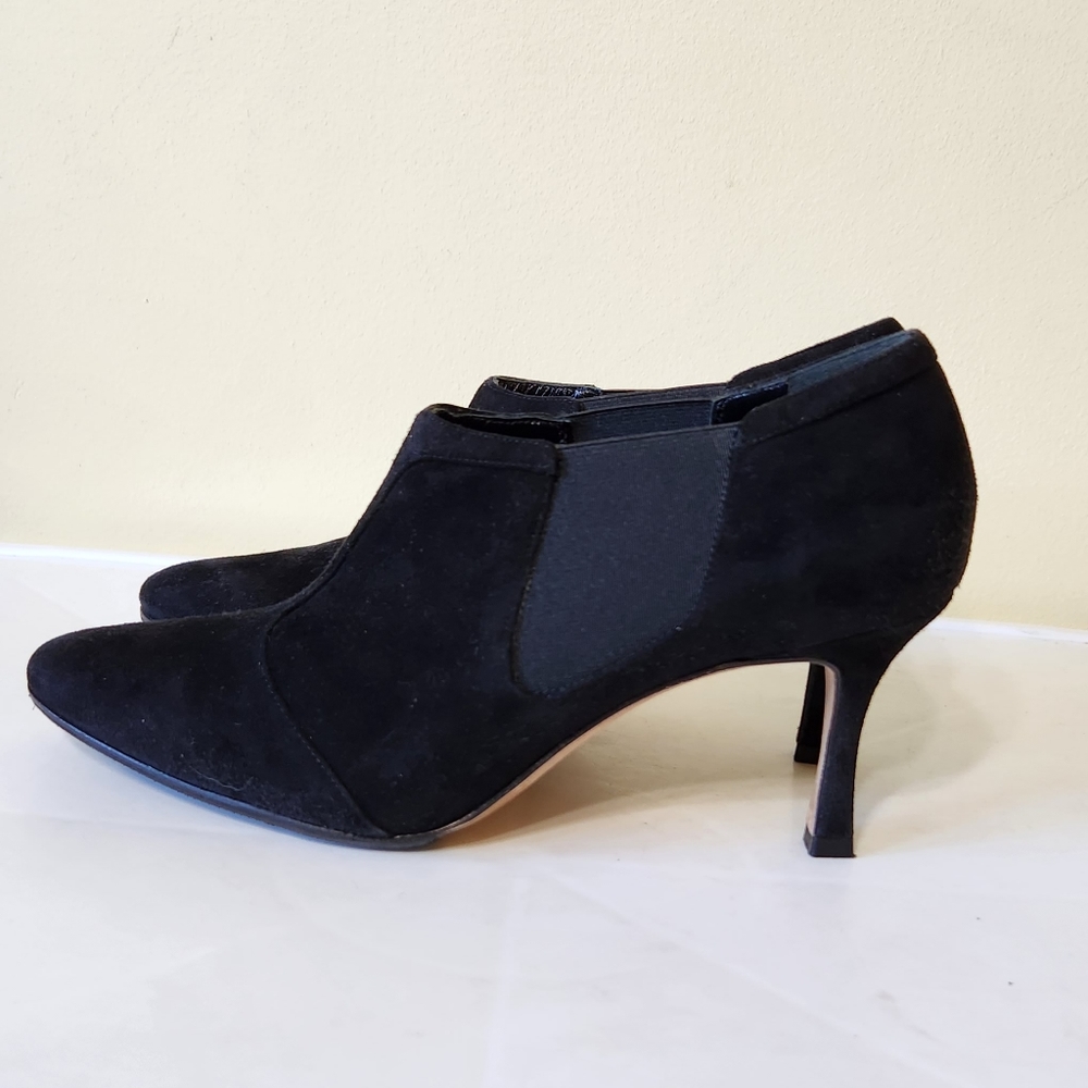 MANOLO BLAHNIK BLACK SUEDE ANKLE BOOTS